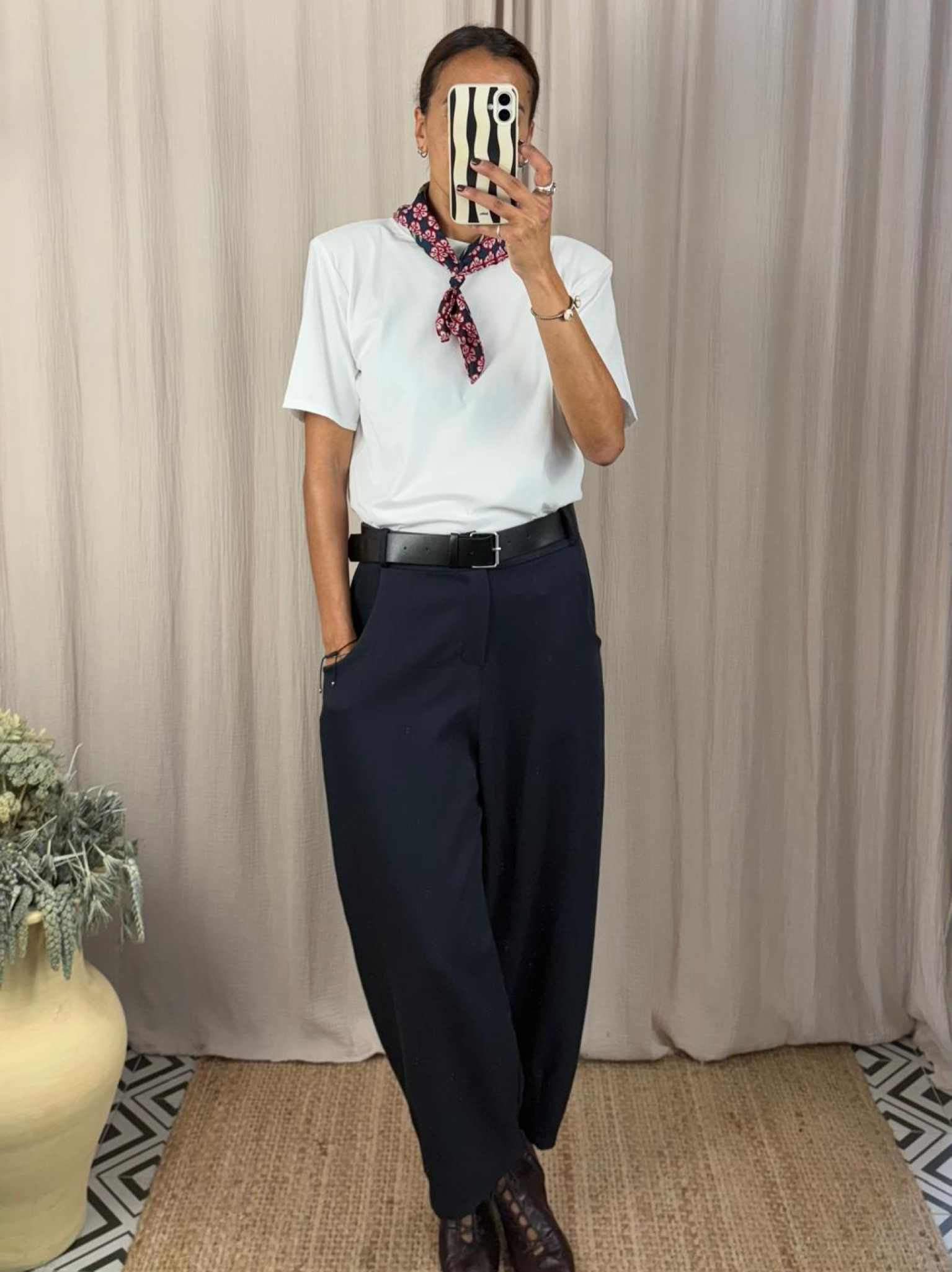 Camiseta básica hombreras 2 WhatsApp Image 2025 10 25 at 18.03.29 04d2c7e1