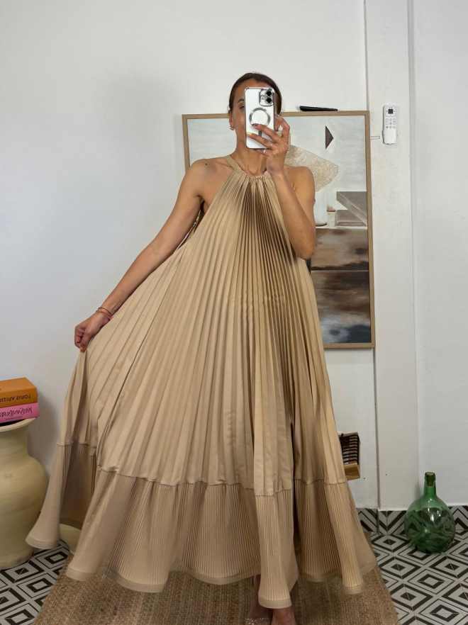 Vestido maxi plisado