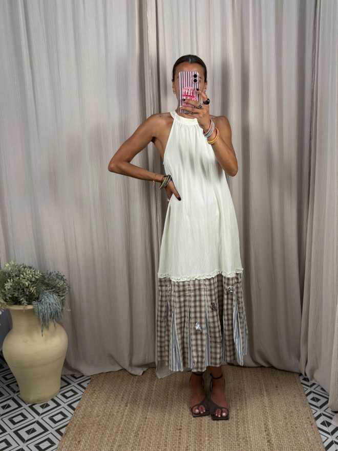 Vestido bajo plisado