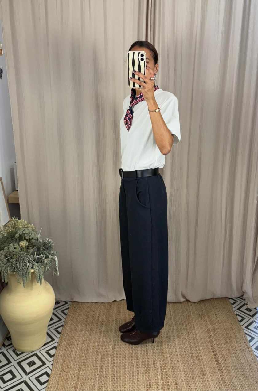 Camiseta básica hombreras 6 WhatsApp Image 2025 10 25 at 18.03.28 ea9e3332